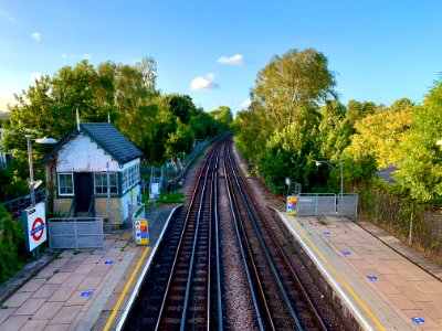 Woodside Park platforms looking north from footbridge photo