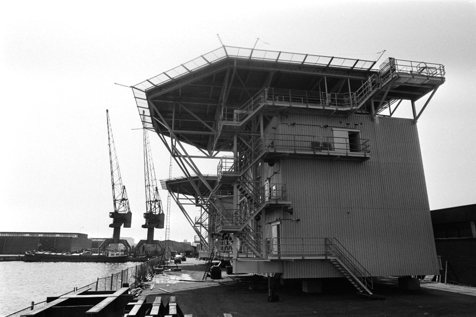 Wooneenheden voor booreilanden Helm en Helder in Noordzee ( 505 ton , 17 meter , Bestanddeelnr 932-2453