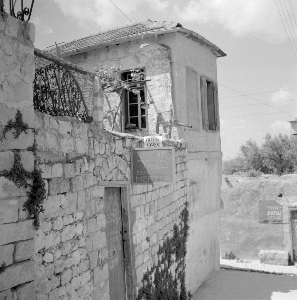 Woonhuis en atelier van de kunstenaar Arieh Merzer en Amitai in de kunstenaarsko, Bestanddeelnr 255-3982
