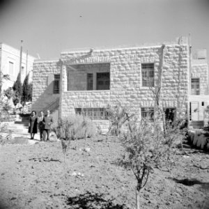 Woonhuis en bewoners te Khatib, Bestanddeelnr 255-6575