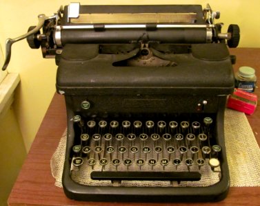 Woodstock typewriter, 1940s photo