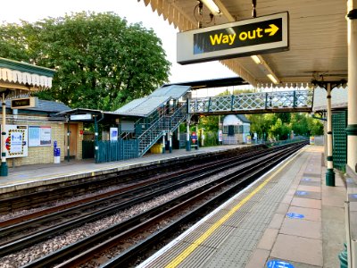 Woodside Park platforms looking north