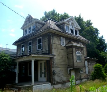 Wooden House 1045 E15 Bklyn 2012 jeh
