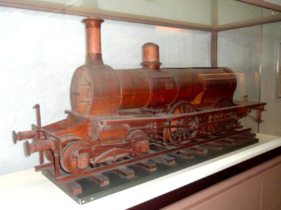 Wooden locomotive educational model, c. 1897 - Beyer Peacock and Co., later 5300 type - DSC06497