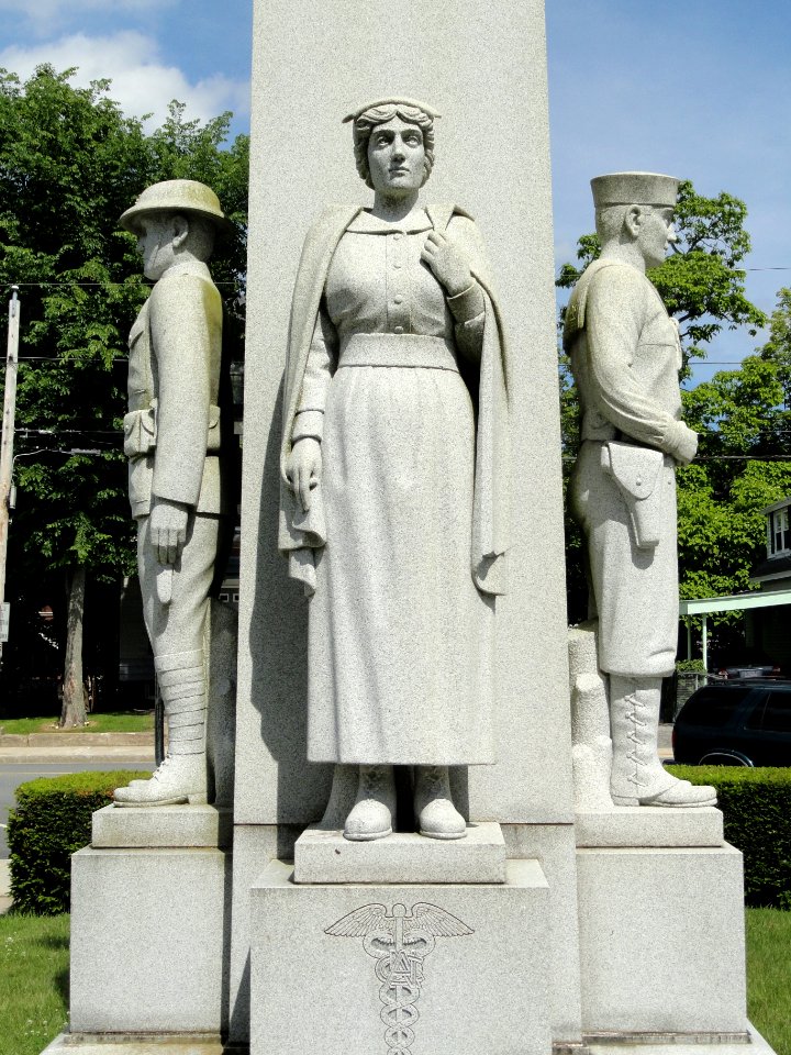 World War I Monument figure - Gardner, MA - DSC00896