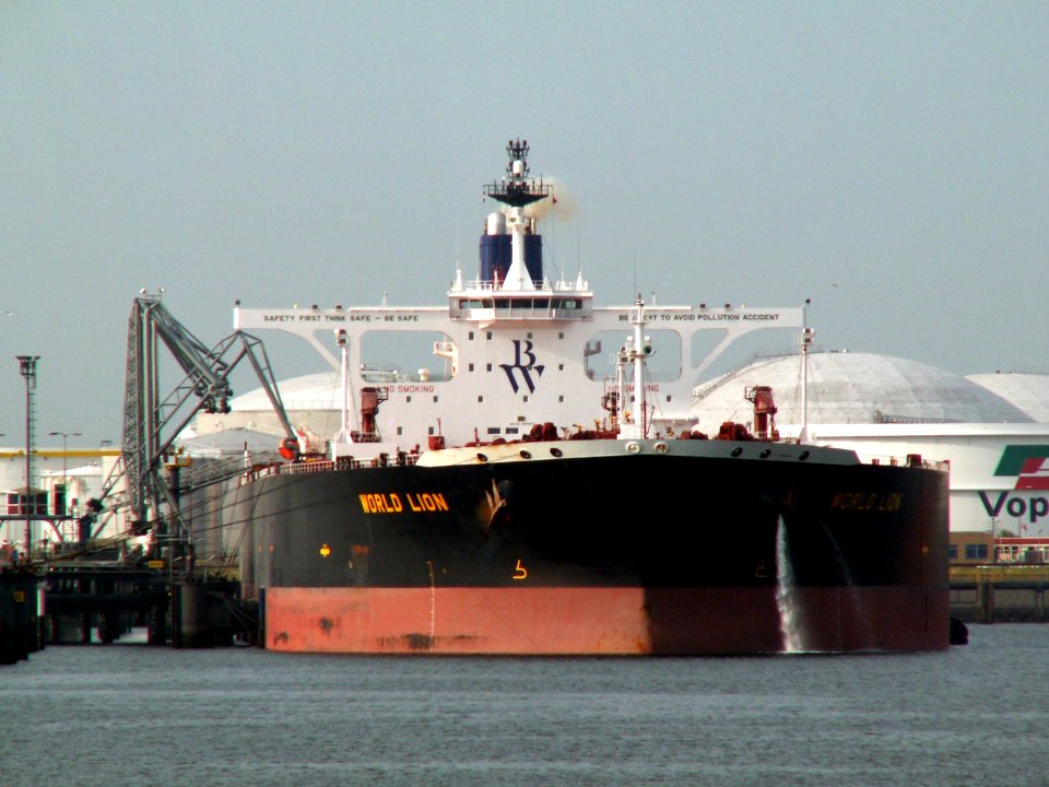 World Lion - IMO 9258519 - Callsign VRZK2 at the '7e Petroleumhaven', Port of Rotterdam, Holland 25-Jun-2006