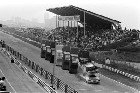World record day op circuit Zandvoort auto's omver rijden, Bestanddeelnr 933-3298