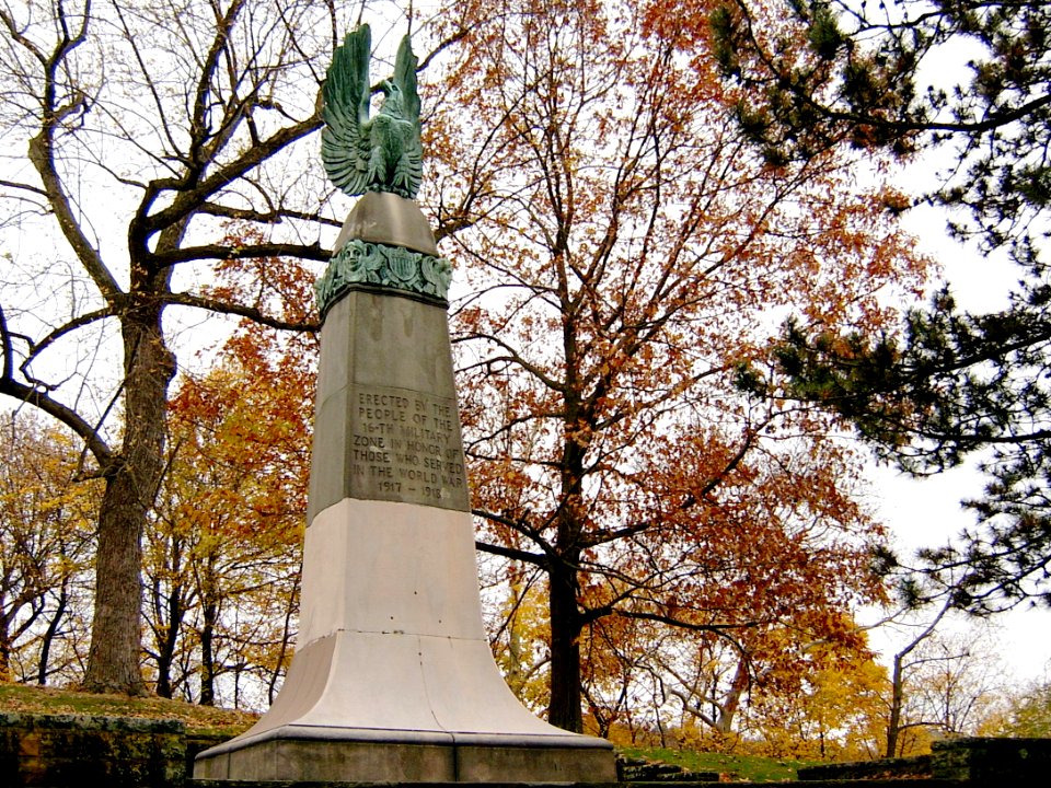 World War I memorial, West End Park, 2014-11-08, 02