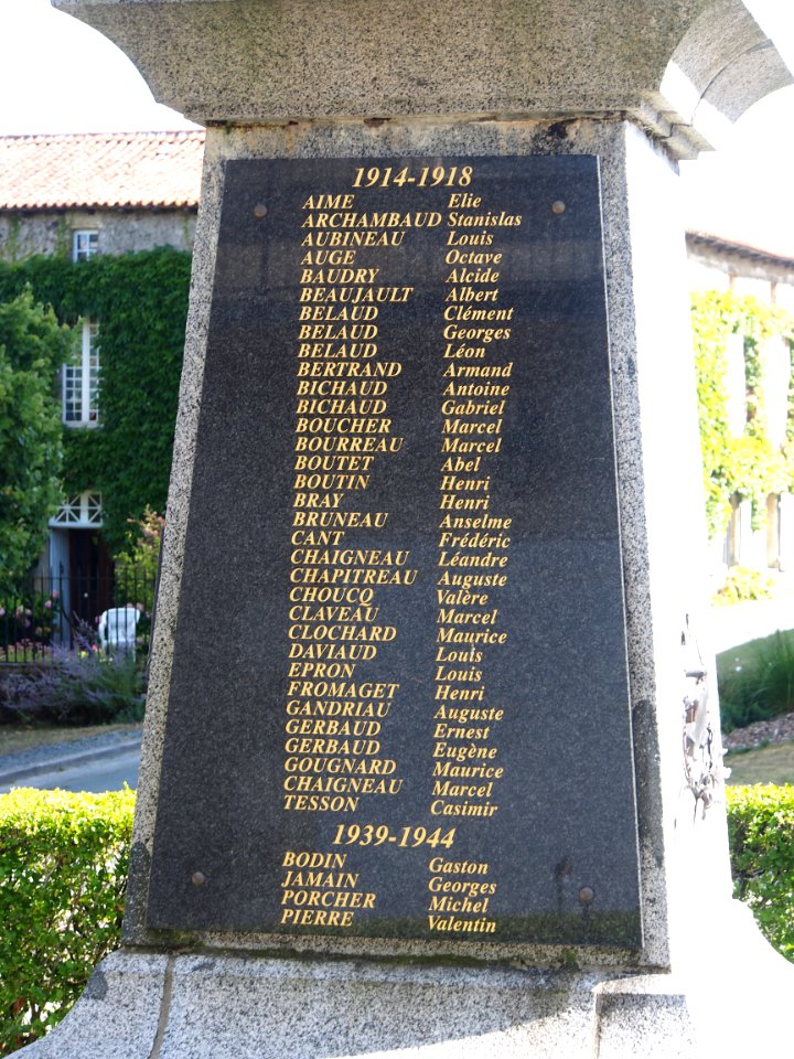 World War I & II Memorial of Vouvant pic4