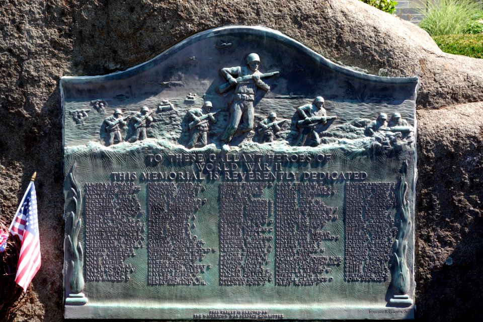 World War II memorial - Watertown, Mass - DSC03897