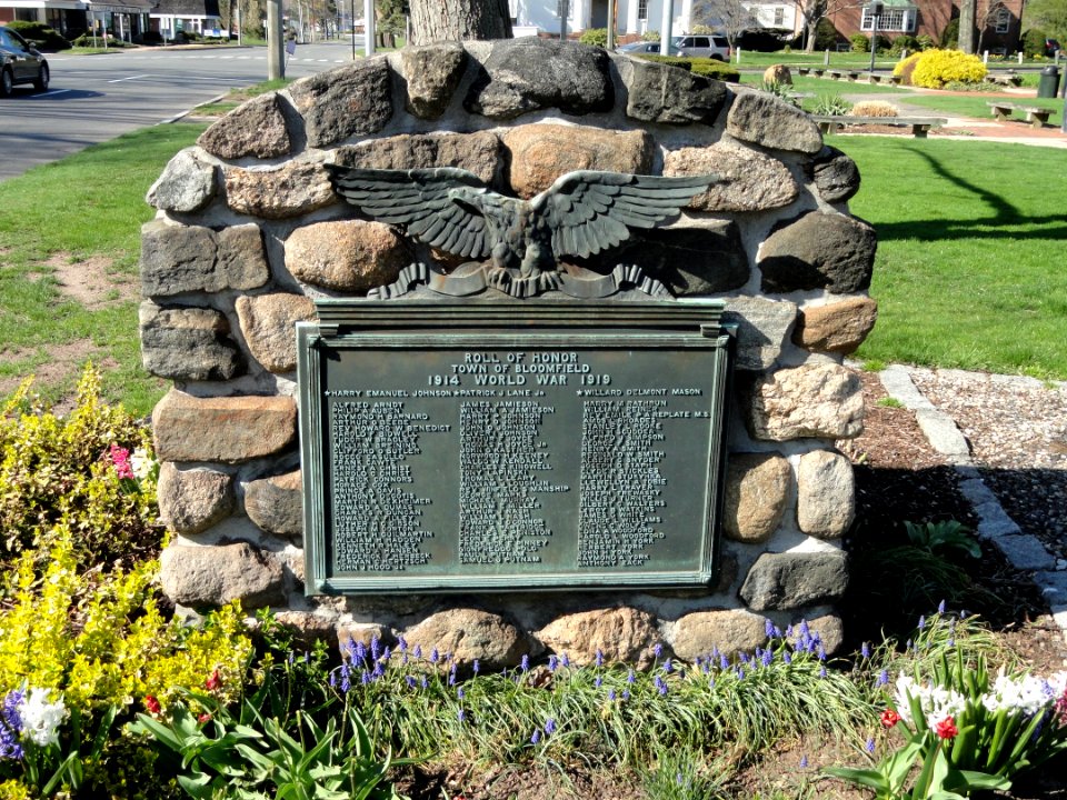 World War I Memorial - Village Green - Bloomfield, CT - DSC09381