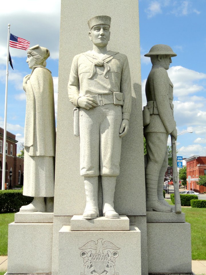 World War I Monument figure - Gardner, MA - DSC00897