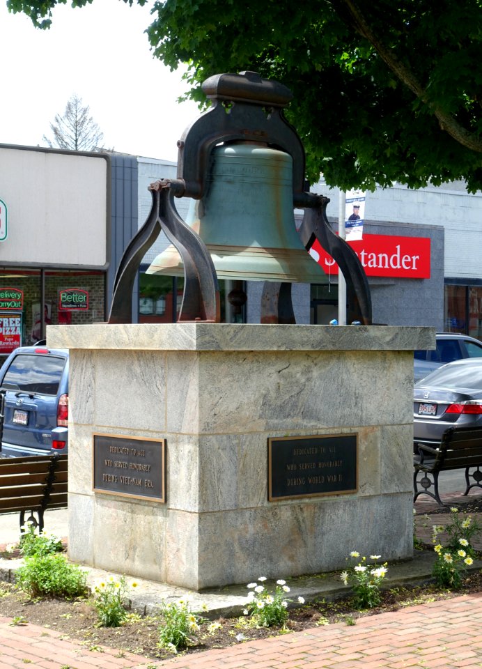 World War II and Viet-Nam Veterans memorial - Leominster, Massachusetts - DSC06174