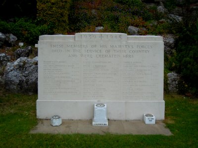 World War II Memorial at Downs Crematorium, off Bear Road, Brighton (August 2014)