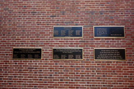 World War II memorials by class - Dartmouth College - DSC04654
