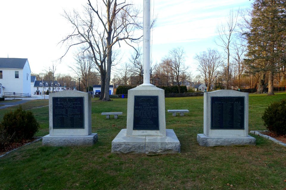 World War Memorials - Holden, Massachusetts - DSC08379