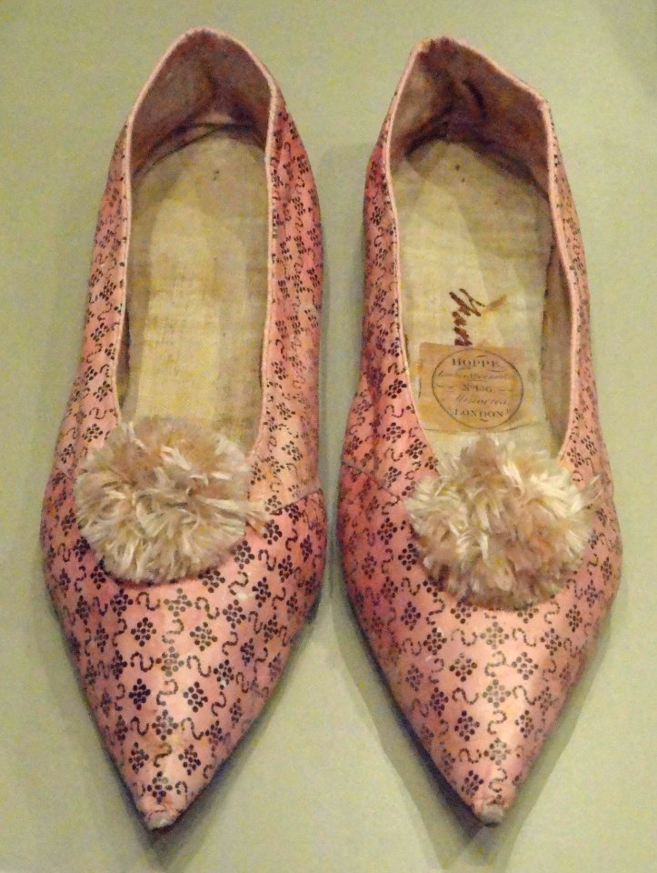 Women's shoes by Hoppe, London England, 1790-1805, stencilled kid leather - Patricia Harris Gallery of Textiles & Costume, Royal Ontario Museum - DSC09457