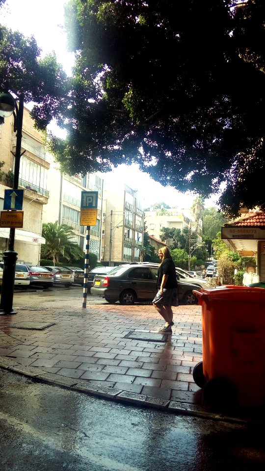 Woman-walking-bialik-st-ramat-gan-october-2015