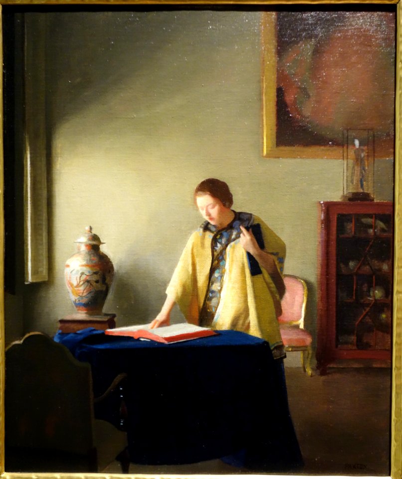 Woman with Book by William McGregor Paxton, c. 1910, oil on canvas on board - New Britain Museum of American Art - DSC09470