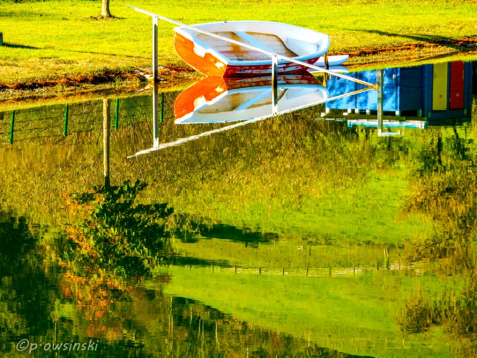 Wooden Boat On The Lake (183810297)