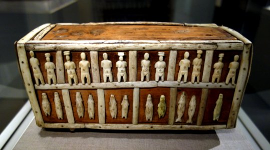 Wooden box with human and animal figues, Greenland, Angmagssalik, Kalaallit, c. 1890, wood, bone, ivory - De Young Museum - DSC00273