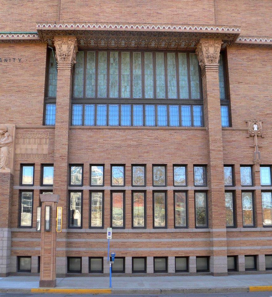 Woodbury County Courthouse N side lower windows