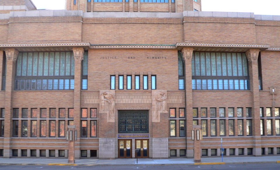 Woodbury County Courthouse N side lower center