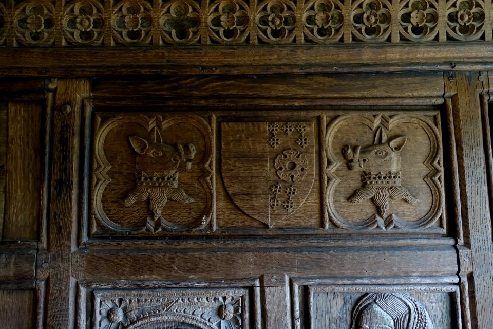 Wood panelling in the Parlour or Dining Room, Haddon Hall - Bakewell, Derbyshire, England - DSC02626
