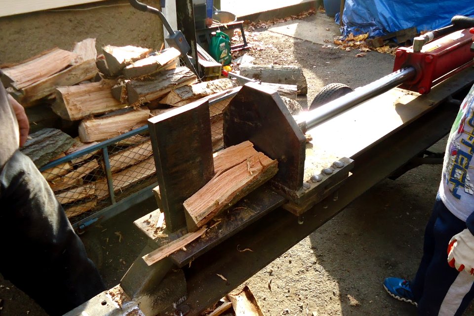 Wood splitter machine 2 of 2