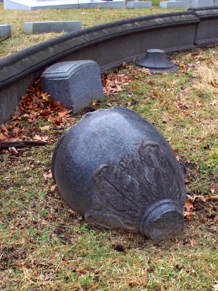 Wood Shaft, Fallen Cap, Allegheny Cemetery, 01