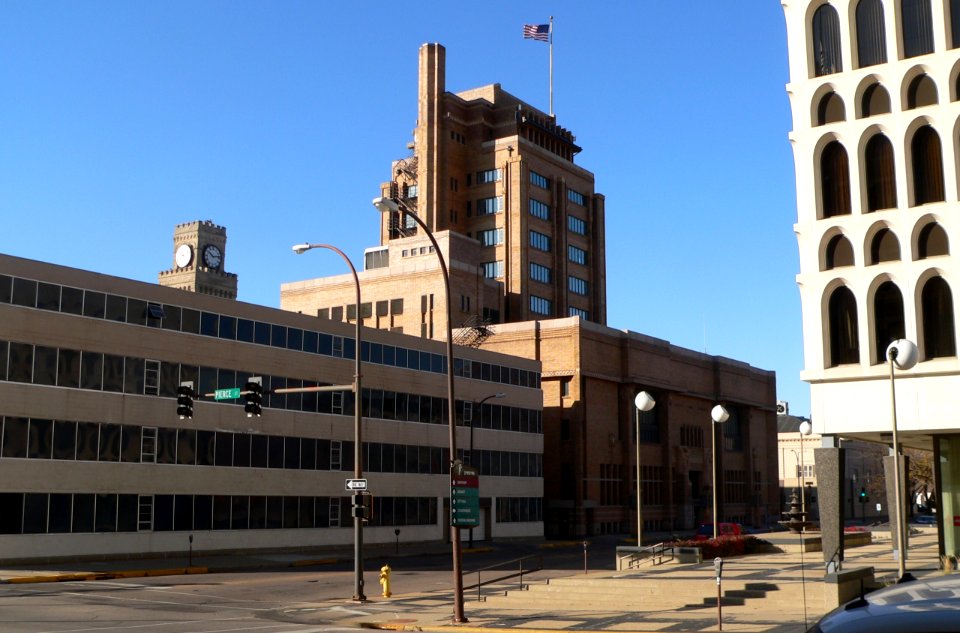 Woodbury County Courthouse setting from NE 1