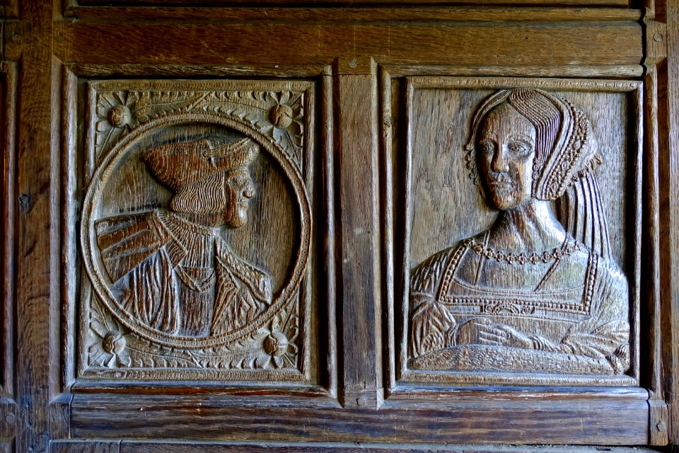 Wood panelling in the Parlour or Dining Room, Haddon Hall - Bakewell, Derbyshire, England - DSC02620