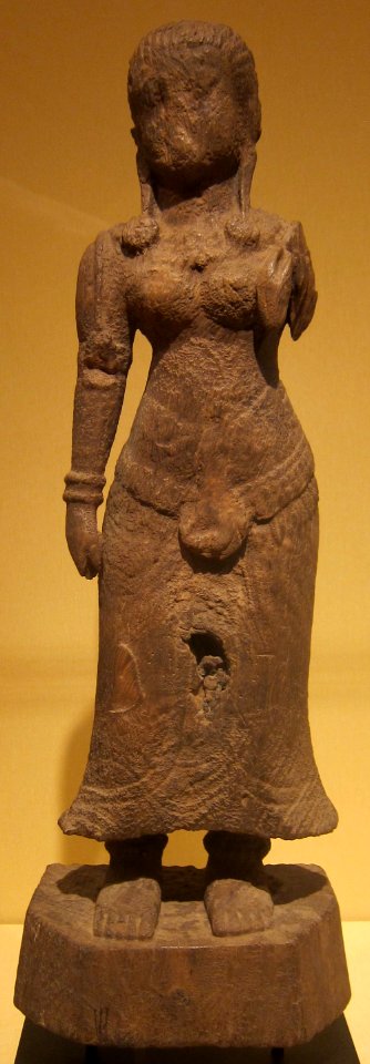Wood sculpture of a standing aspara from Cambodia, Banteay Srei style, 10th century, HAA
