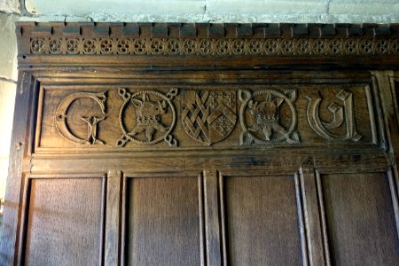 Wood panelling in the Parlour or Dining Room, Haddon Hall - Bakewell, Derbyshire, England - DSC02631