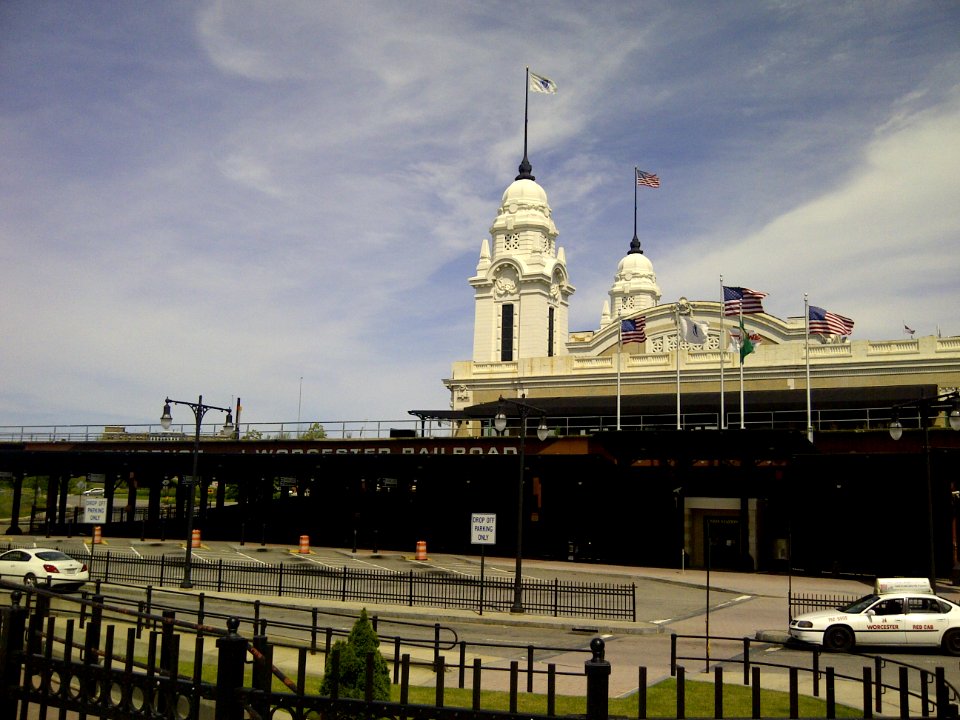WorcesterMA UnionStn bus stand-1