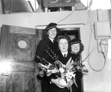 Woonschip Leeuw voor de Marva te Den Helder, Bestanddeelnr 903-2108