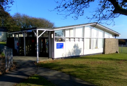 Woodingdean Library, Warren Road, Woodingdean (from NE) (October 2011)