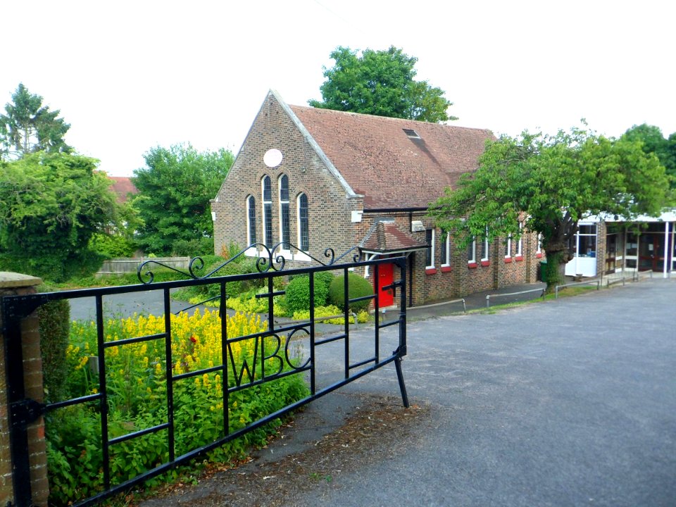 Woodmansterne Baptist Church, Pine Walk, Woodmansterne (July 2013) (4)