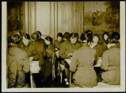 Work of the WAAC Womens Army Auxiliary Corps in France - A corner of their me, Bestanddeelnr 158-0085