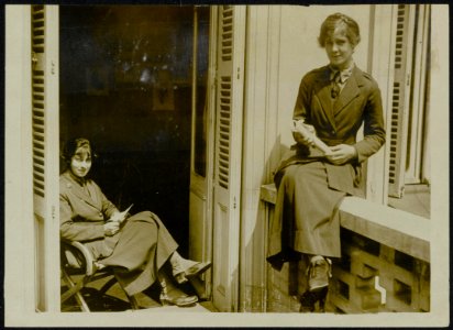 Work of the WAAC Womens Army Auxiliary Corps in France - Two of the drill of…, Bestanddeelnr 158-0084