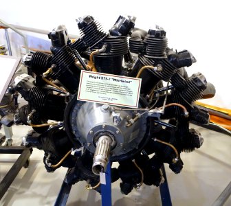 Wright R-975-7 'Whirlwind' aircraft engine - Hiller Aviation Museum - San Carlos, California - DSC03069