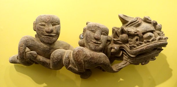 Wrestling, Phu Lao Communale house, Bac Giang province, 17th century AD, wood - Vietnam National Museum of Fine Arts - Hanoi, Vietnam - DSC04994