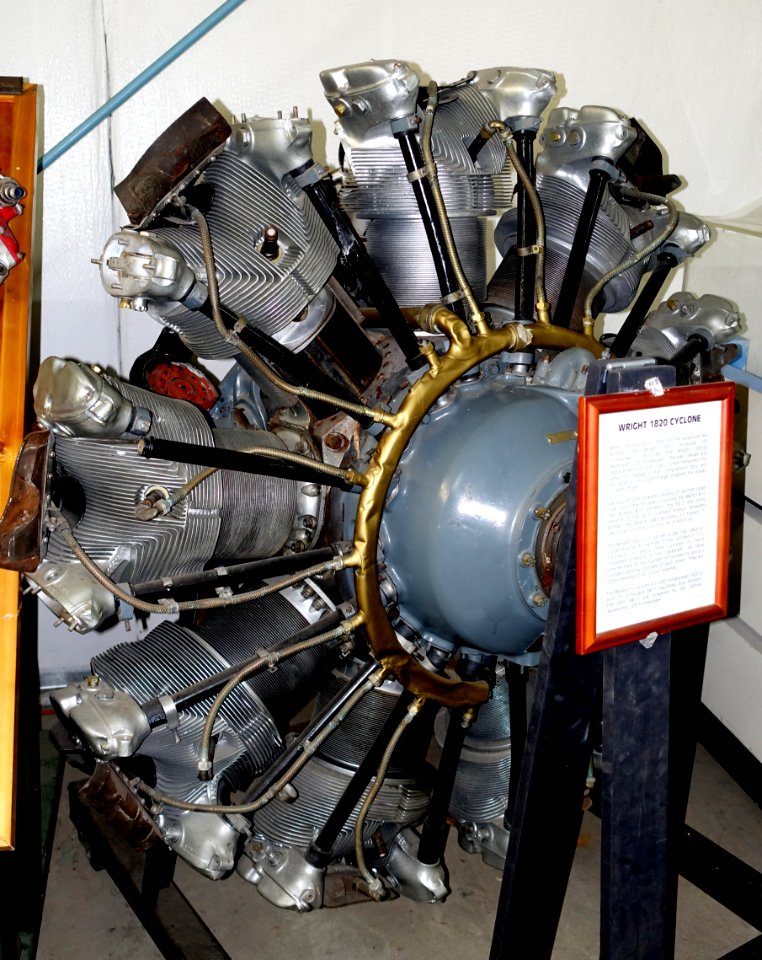 Wright 1820 Cyclone, view 1 - Oregon Air and Space Museum - Eugene, Oregon - DSC09690
