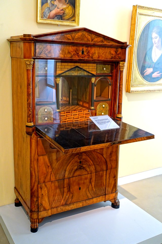 Writing cabinet, c. 1830, pine, walnut veneer, view 1 - Germanisches Nationalmuseum - Nuremberg, Germany - DSC03345