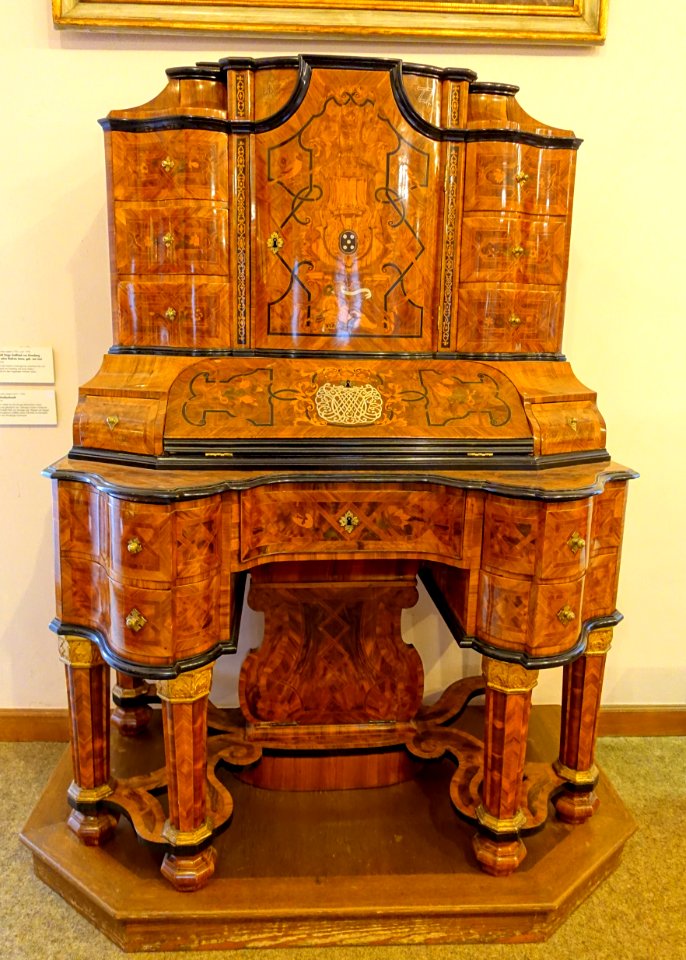 Writing desk by Servatius Arend, 1727 - Mainfränkisches Museum - Würzburg, Germany - DSC04984