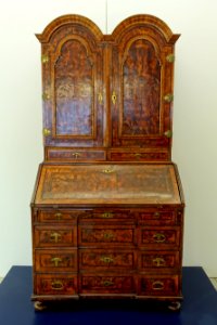 Writing cabinet, Vienna, c. 1720, lime wood, thuya, mahogany, walnut, plum wood - Germanisches Nationalmuseum - Nuremberg, Germany - DSC02476