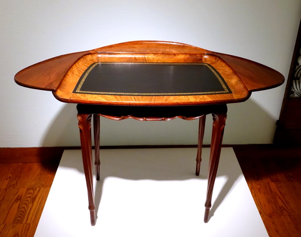 Writing table, possibly French, c. 1910-1915, mahogany - Krannert Art Museum, UIUC - DSC06551