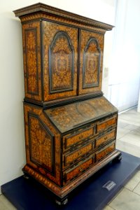 Writing cabinet, middle Germany, perhaps Saxony, 1726, softwood, gold paint on red-glazed black polychromy - Germanisches Nationalmuseum - Nuremberg, Germany - DSC02481