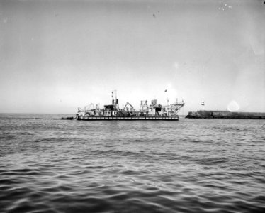 Wrakopruiming tussen pieren IJmuiden, de Engelse zuiger Sea Way, Bestanddeelnr 917-5950