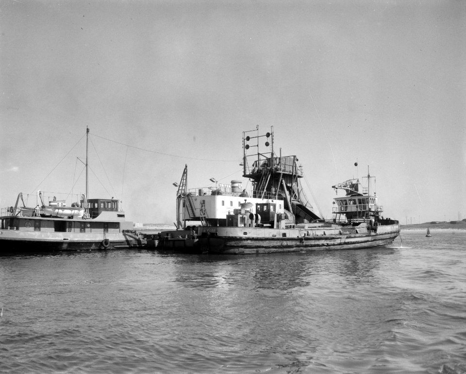 Wrakopruiming tussen pieren IJmuiden, de Engelse zuiger Sea Way, Bestanddeelnr 917-5951